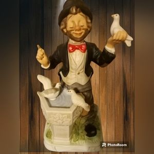 Rare•New In Box•Moving Melody Figurine